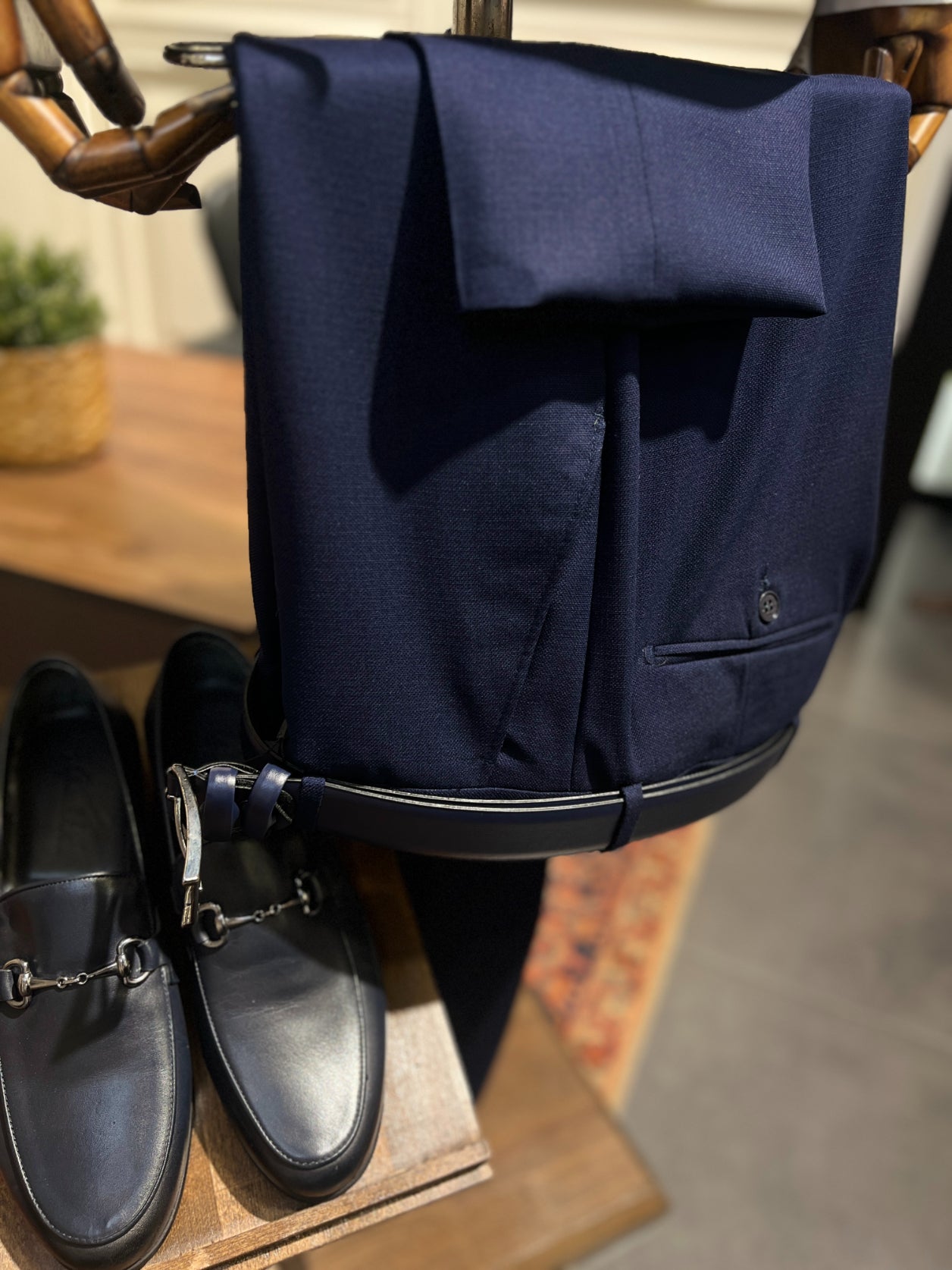 Marineblauer 3-teiling Anzug von Guild Lagos