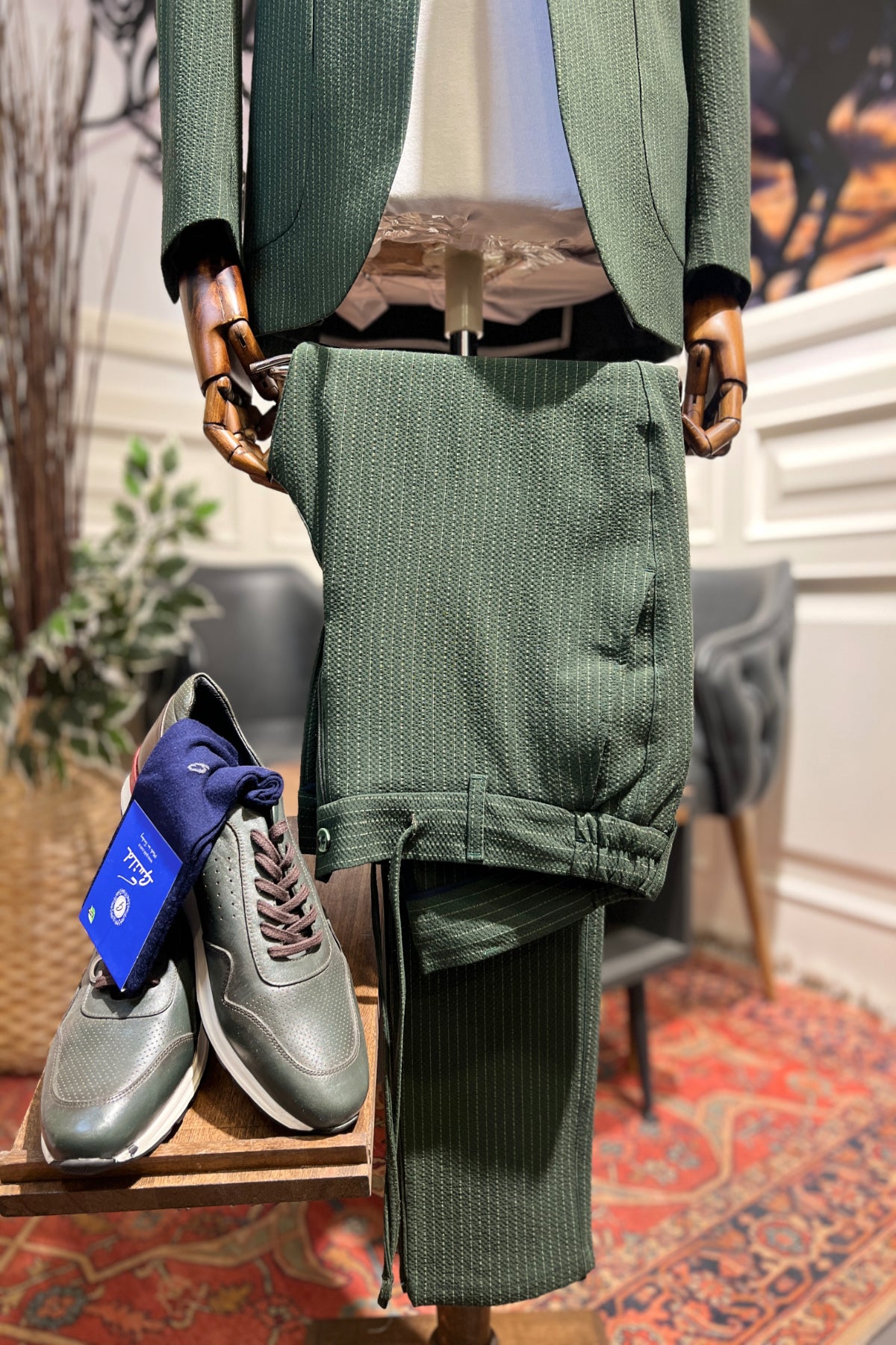 Grüner Jogger-Anzug von Guild Limni
