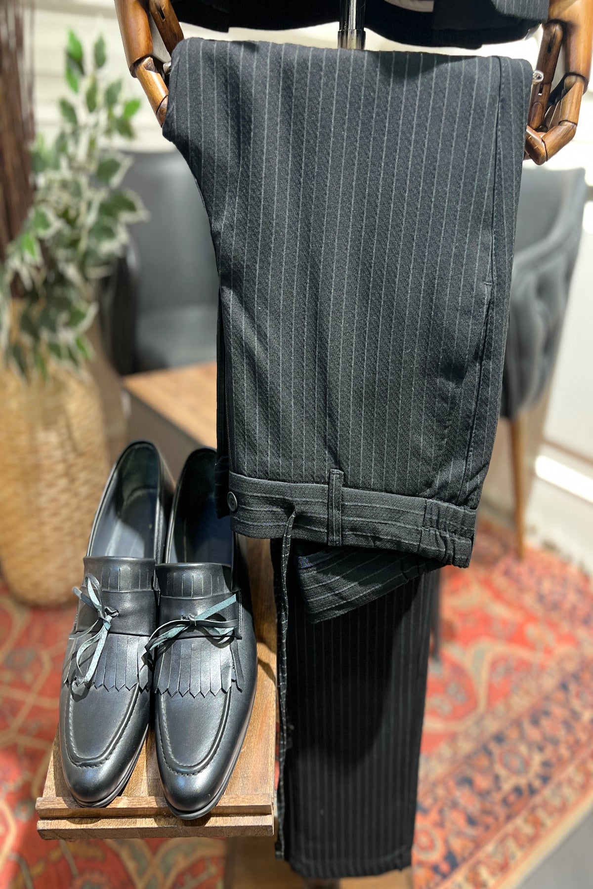 Schwarzer Jogger-Anzug „Samos“ von Guild