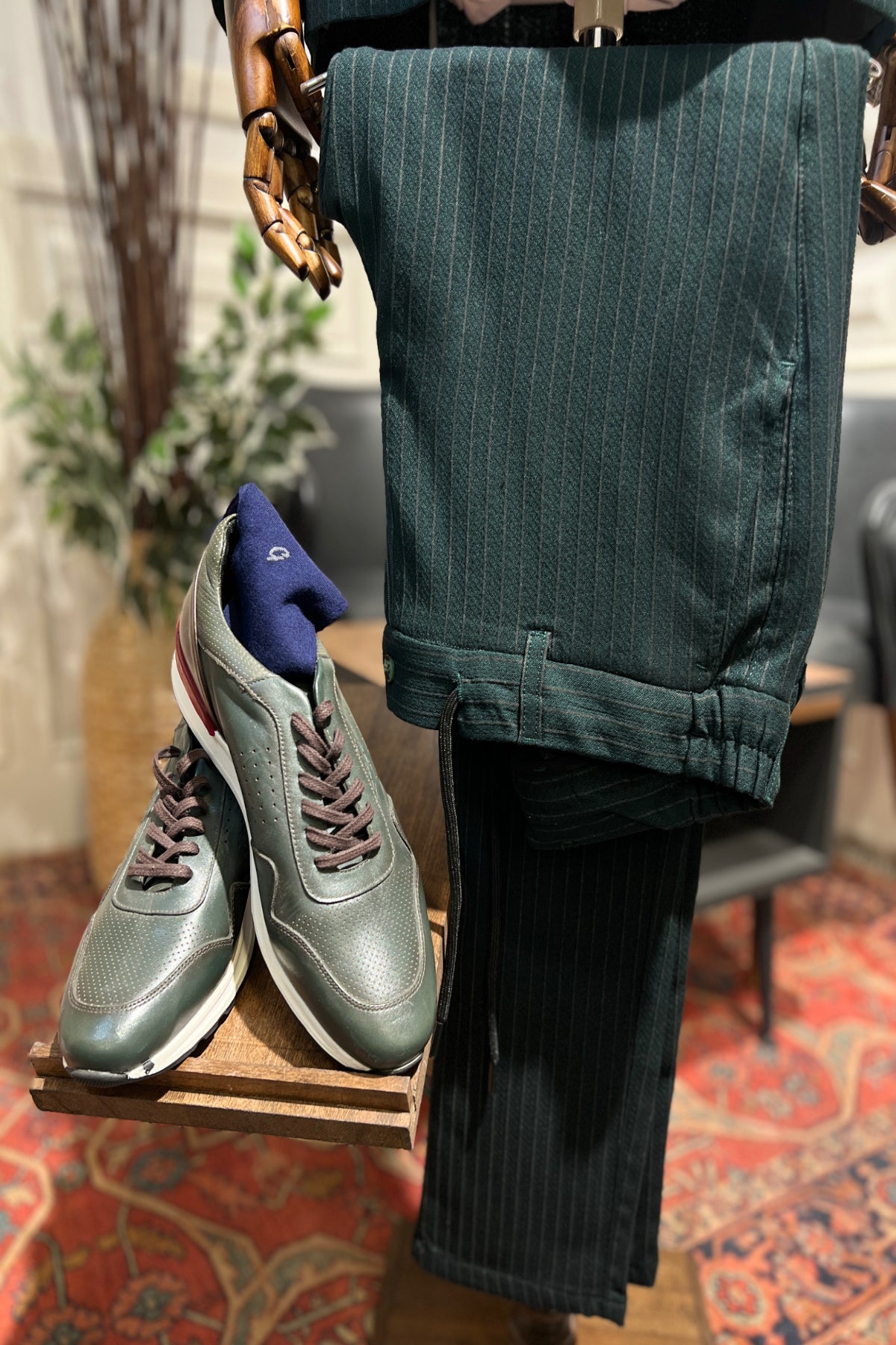 Grüner Jogger-Anzug von Guild Samos